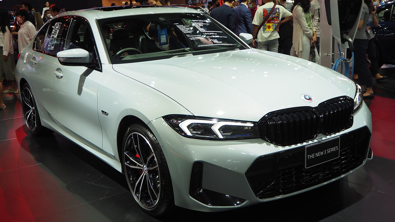 BMW 330e