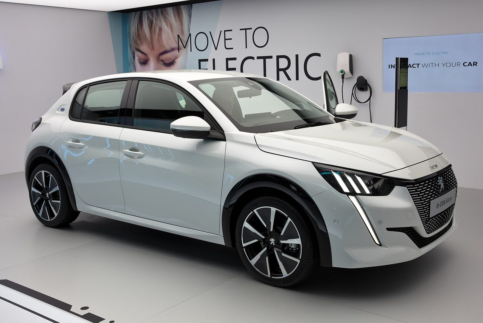 Peugeot e-208